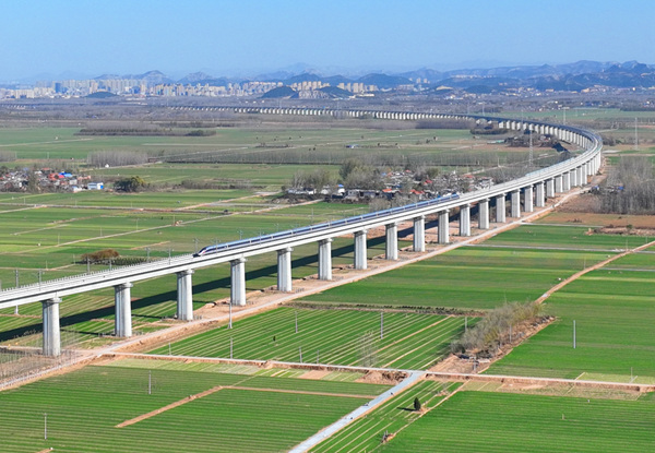 焦点：最快1小时43分可达！济南至郑州高速铁路12月8日全线贯通运营