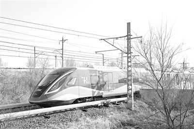 焦点娱乐：全球首列氢能源市域列车完成满载运行试验